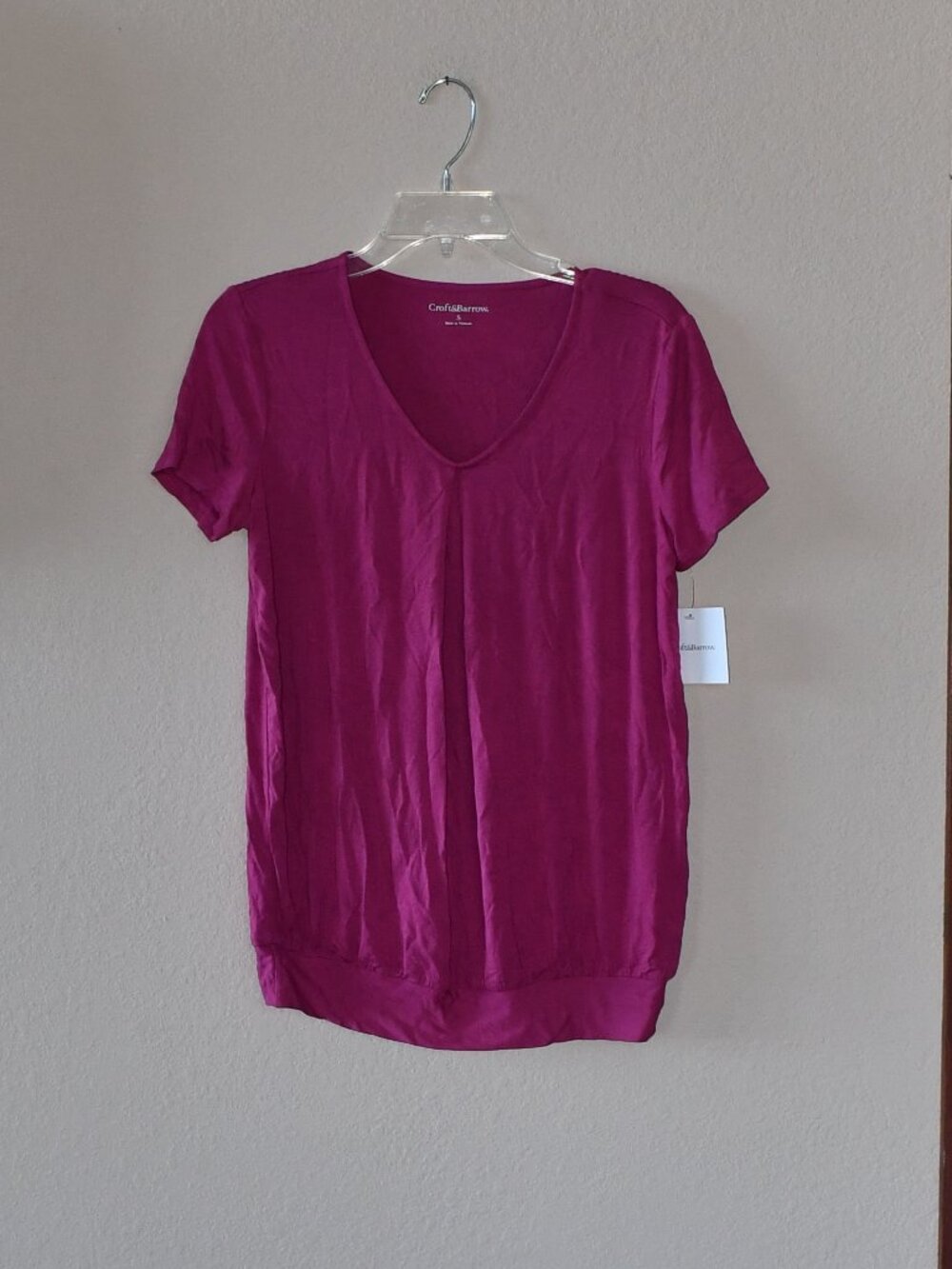 Croft & Barrow Women's Cherry Pink SS Pleat Front Bottom band knit top SZ Small